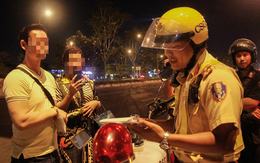 'Uống có ly bia mà đòi giữ xe là sao?'
