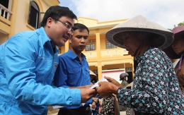 Những tấm áo phao chân tình