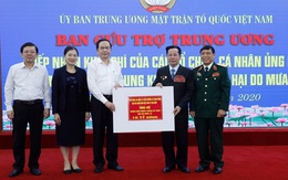 Anh hùng lao động Lê Văn Kiểm và gia đình ủng hộ bà con miền Trung 31,8 tỉ