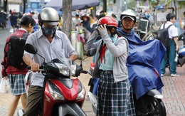 'Đi học quá sớm, con tôi sáng nào đến trường cũng ngáp ngắn ngáp dài'