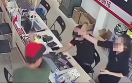 Video: Nhân viên tiệm điện thoại bị người đàn ông đánh chảy máu đầu
