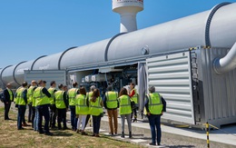 Tàu siêu tốc Hyperloop chạy cả ngàn km/h liệu có thực tế?