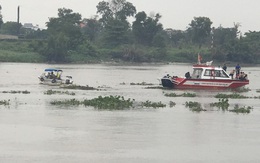 Sà lan tông chìm ghe trên sông Sài Gòn, chồng bơi vào bờ, vợ mất tích