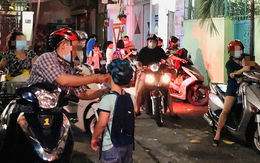 Cận kề thi học kỳ, nhộn nhịp đưa con đi 'bùa' điểm