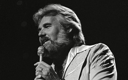 Kenny Rogers, chàng cao bồi kể chuyện