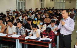 Sinh viên ĐH Y dược TP.HCM trở lại học: Chụp ảnh vị trí ngồi mỗi giờ học