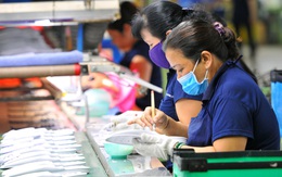Gấp rút phòng dịch ở nhà máy