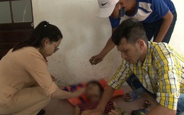 Cảnh sát giao thông nhảy xuống sông cứu một phụ nữ nhảy cầu Trường Tiền