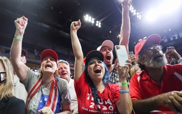 Ông Trump về 'cứ điểm'