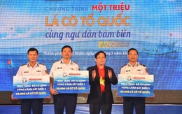 Thêm 1 triệu quốc kỳ sẽ được trao tận tay ngư dân bám biển