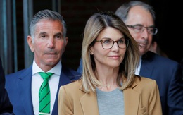 Nữ diễn viên Lori Loughlin bị phạt 2 tháng tù vì chạy trường cho con