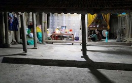 Rơi xuống bể cá trước sân nhà hàng xóm, bé gái 17 tháng tuổi chết ngạt