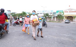 Trong tâm dịch, người Đà Nẵng sẻ chia với đồng bào Cơ Tu đang gặp khó