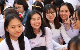 Đề xuất học sinh lớp 9 và 12 TP.HCM đến trường từ 10-12: Phải bàn kỹ, tránh mở rồi đóng