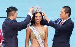 Trang phục 'bánh tét lá cẩm' của Kim Duyên đi thi Miss Universe