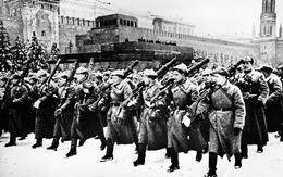 Hủy nhiều hoạt động kỷ niệm Cách mạng Tháng 10 tại Nga vì COVID-19