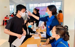 Sinh viên về Hà Nội 8-3 phấp phỏng lo cách ly