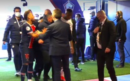 Video:  Neymar chửi bới, xô xát và suýt đánh nhau với Djalo trong đường hầm
