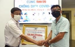 Giám đốc tặng 15.000 tấm chắn cho lực lượng chống dịch: ‘Nếu cần nữa xin hãy gọi'