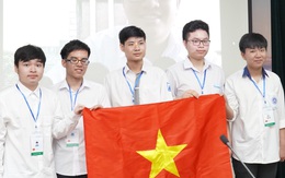 Huy chương vàng Olympic toán quốc tế và cái tên ông nội đặt