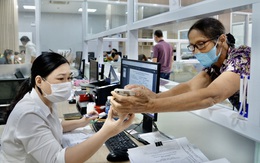 Ngồi nhà làm thủ tục, nộp phí qua mạng