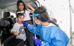 Israel yêu cầu xét nghiệm đối với trẻ từ 3 tuổi trở lên