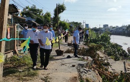 Hơn 500m bờ kênh Cây Dương liên tiếp sụt lún, sạt lở nghiêm trọng