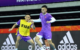 Đội tuyển futsal Việt Nam làm quen với sân thi đấu chính thức, sẵn sàng đối đầu Brazil