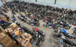 Bộ sưu tập mô tô khổng lồ bị bỏ hoang: 50 tấn linh kiện, mất hàng tháng phân loại