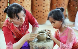 Nghệ thuật làm gốm của người Chăm được UNESCO ghi vào danh mục di sản cần bảo vệ khẩn cấp