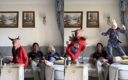 Bố 3 phần bất lực, 7 phần hoang mang với hai con gái lầy lội