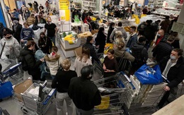 Vì sao người Nga ùn ùn xếp hàng mua đồ nội thất IKEA?