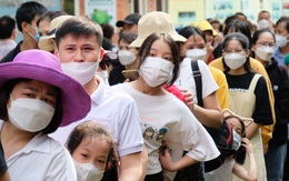 Người nối dài hàng cây số để vào lăng viếng Chủ tịch Hồ Chí Minh