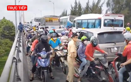 Trực tiếp: Kẹt cứng ở cầu Rạch Miễu, hàng chục ngàn phương tiện xếp hàng dài