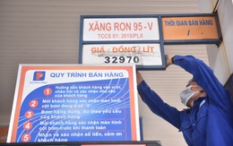 Xăng dầu ngóng giảm thuế