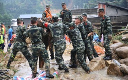 Mưa kỷ lục trong vòng 60 năm ở Trung Quốc: Nhà cửa, ôtô bị cuốn trôi