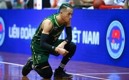 Thủ quân Sang Đinh ‘tặng quà’ CĐV Cantho Catfish