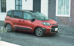 Toyota Sienta 2023 ra mắt: MPV 7 chỗ giá rẻ dùng khung gầm Yaris, cạnh tranh Xpander