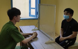 Bắt kẻ giả công an còng tay nhiều người rồi đòi tiền phạt