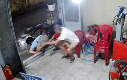 Thanh niên say thuốc lào ngã cắm đầu xuống vỉa hè