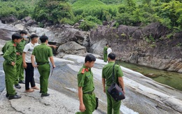 4 học sinh đi tắm suối, 2 em biết bơi bị chết đuối