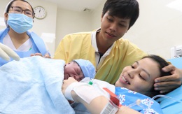Những em bé chào đời vào thời khắc giao thừa 2023 tại TP.HCM