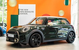 MINI Cooper S 3-Cửa Resolute Edition mới giá 2,3 tỉ đồng tại Việt Nam: Nhiều 'đồ chơi' thời trang