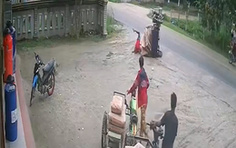 Tài xế ngã chổng vó vì chở hàng quá tải