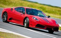 Ferrari tặng quà cho người mách hãng những trường hợp vi phạm bản quyền