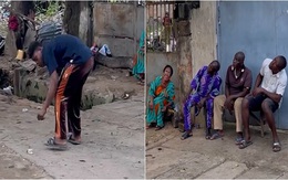 Chàng trai rung cây nhặt tiền troll đám đông