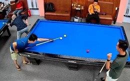 Chàng trai lượm 3 siêu phẩm bida rùa liên tiếp một cách khó tin