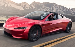 Cả ngàn người trả Tesla trước 250.000 USD, xe bặt tăm suốt 6 năm