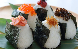 Cơm nắm onigiri của Nhật được chọn là món ăn của năm