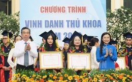 TP.HCM vinh danh 77 thủ khoa và 80 học sinh 3 rèn luyện